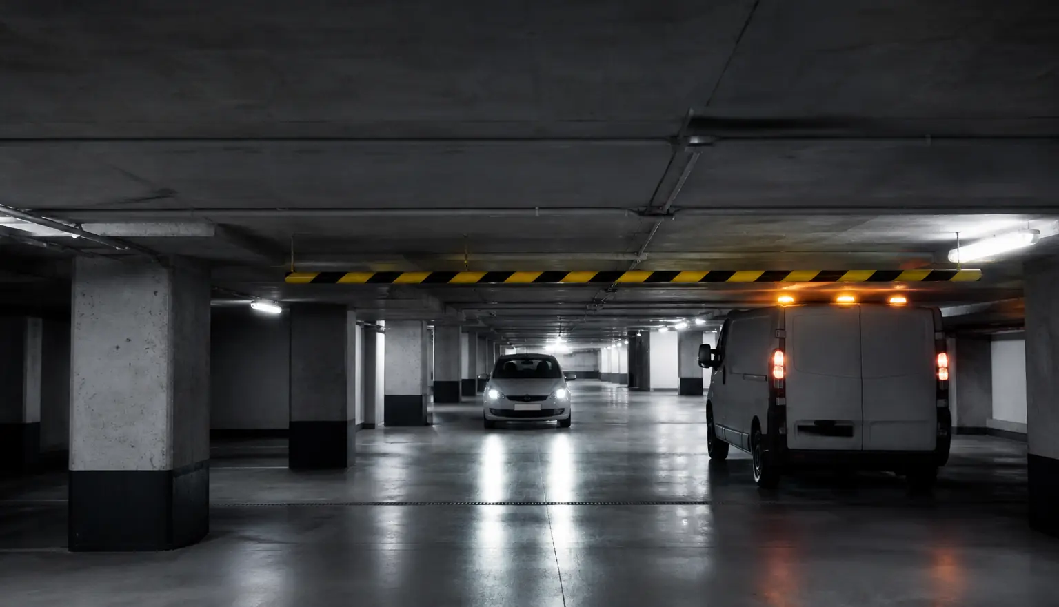 Panne en parking souterrain à Annemasse, fourgon d’intervention à gyrophare ambre